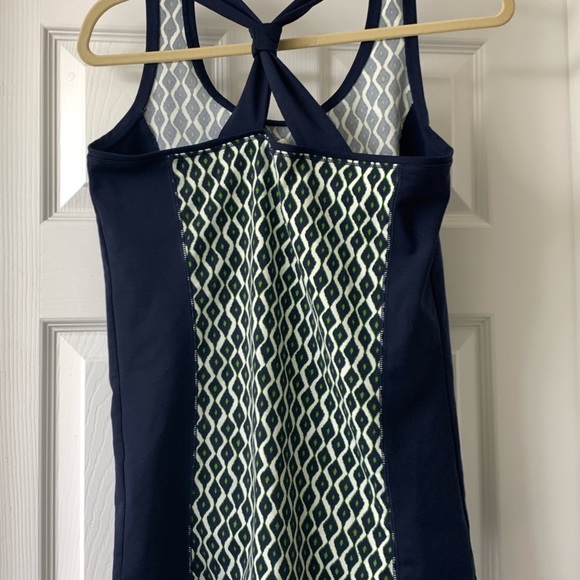 Chico's Zenergy tank top size 0 - Picture 3 of 7